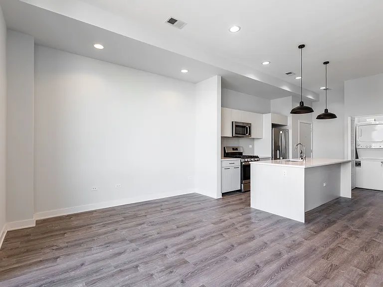 2246 W Lawrence Ave #402 — Photo 5