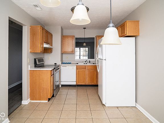 3rd image of 1941 Acorn Dr