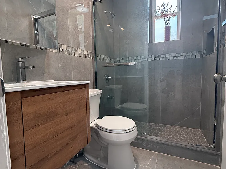 5318 72nd Pl #1R — Photo 4