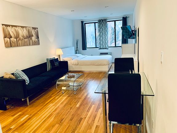 2nd image of 626 10th Ave APT 6A