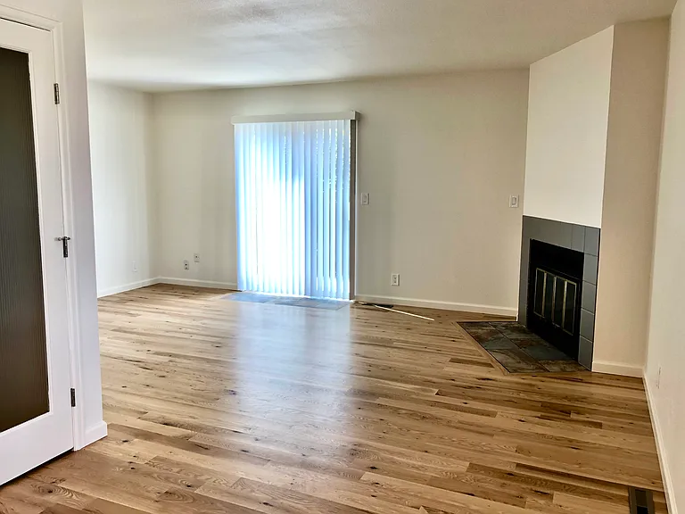 2433 Gay St — Photo 5