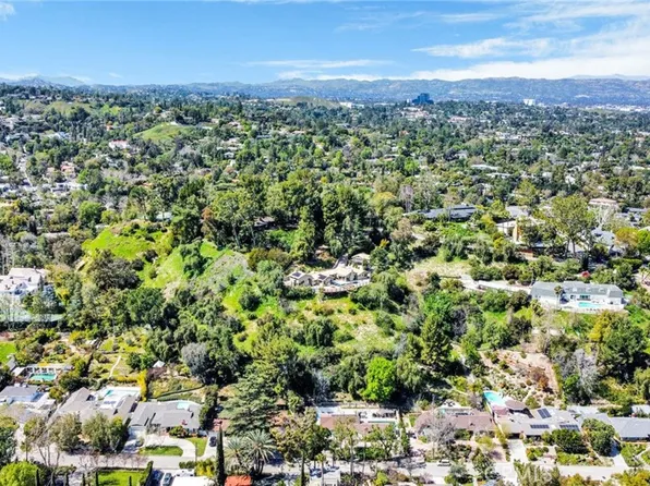 4859 Topeka Dr, Tarzana, CA 91356