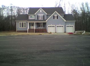 104 Goldeneye Ct, Moyock, NC 27958