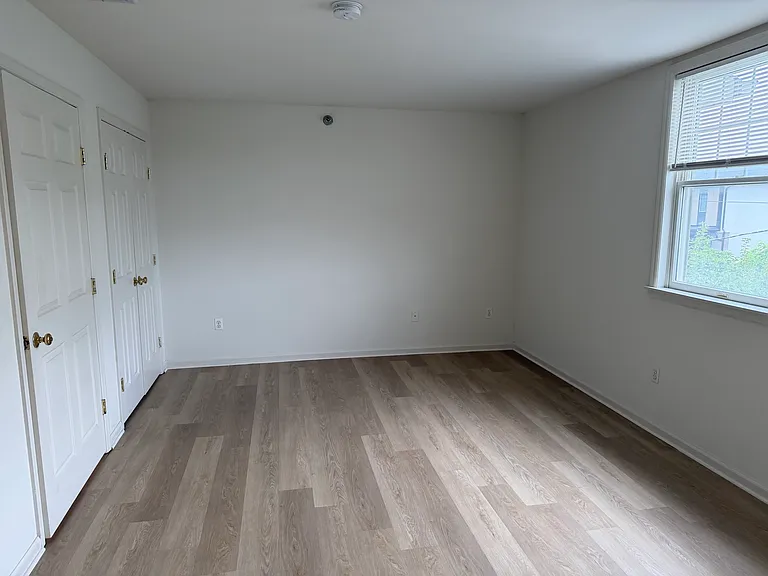 35 Prospect St #10 — Photo 6