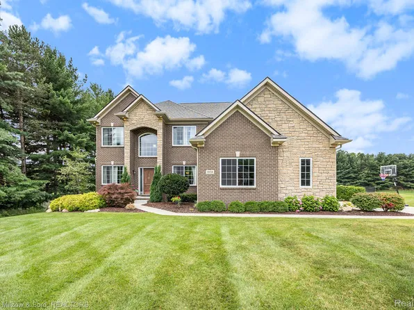 1858 White Pine Way, Oxford, MI 48371