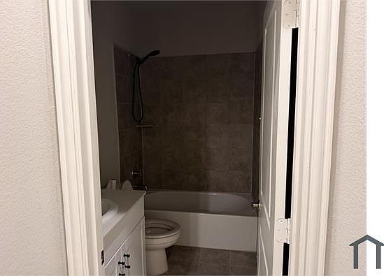 4th image of 2117 River Pine Rd