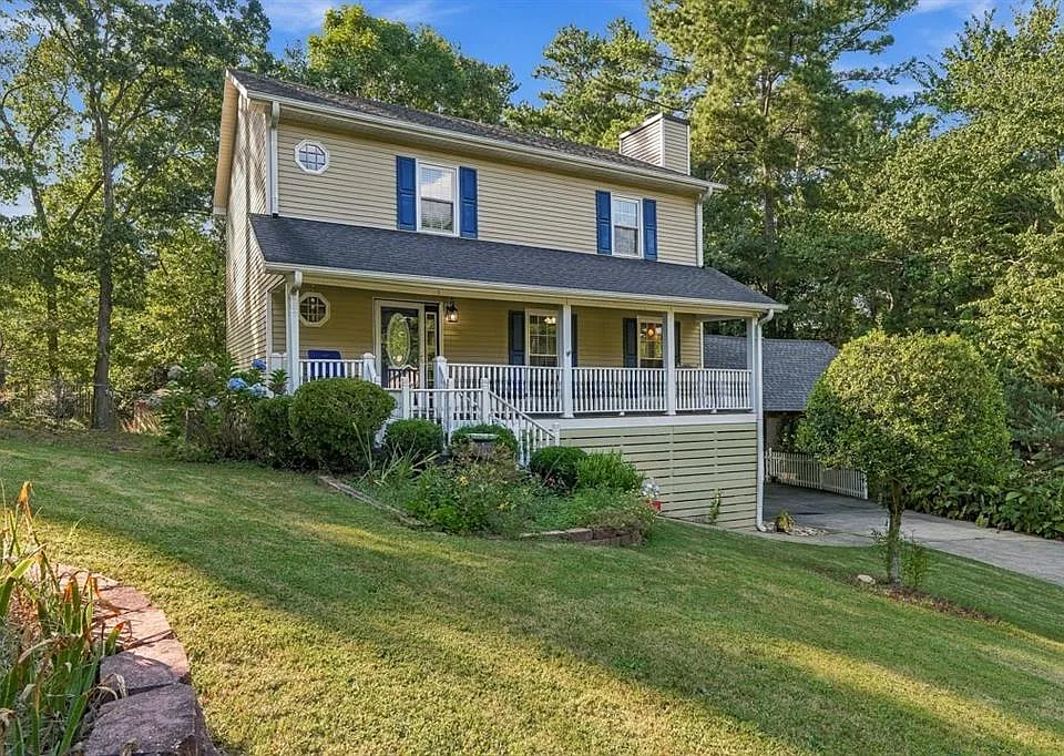 1336 Colonial Trce NW