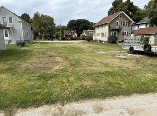 847 N 11th St, Manitowoc, WI 54220