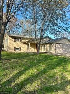 607 E River St, Monticello, MN, 55362
