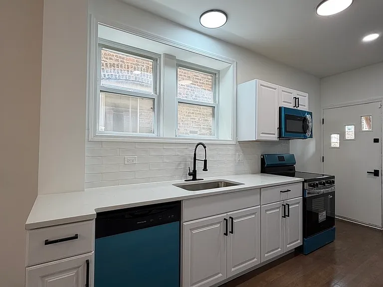 8040 S Rhodes Ave #1 — Photo 8