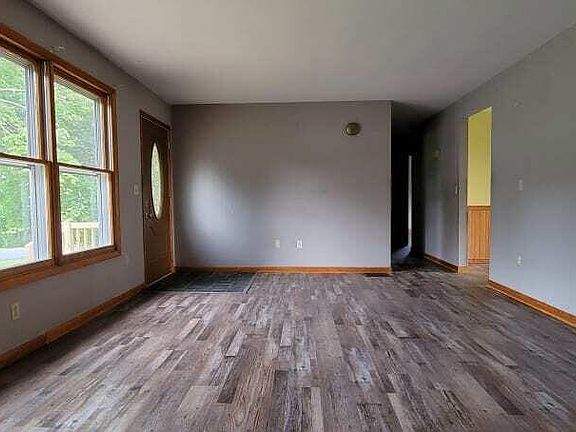 4th image of 150 Brentwood Dr