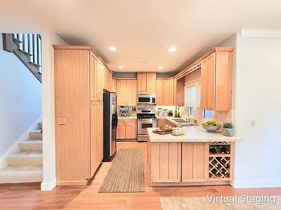 3rd image of 614 1st Ave