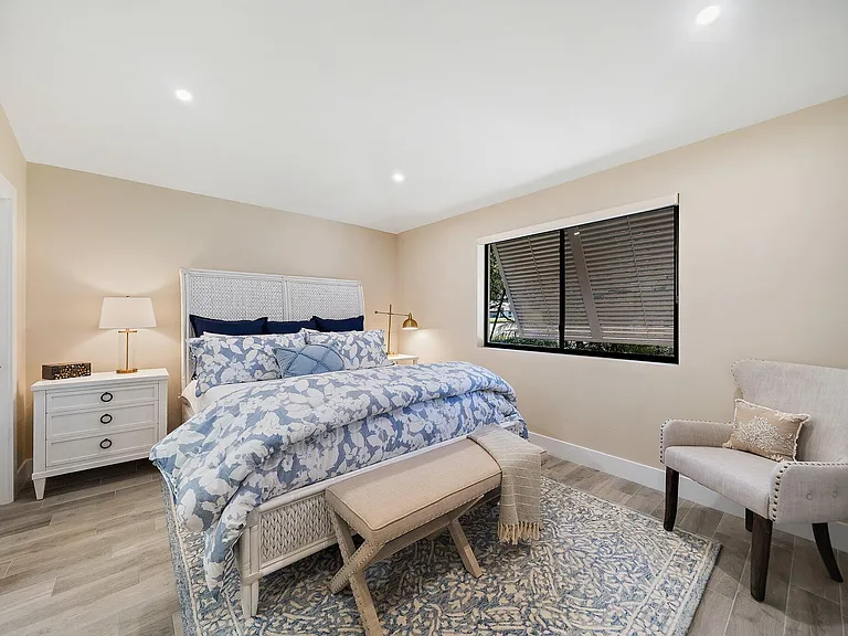 821 Club Dr — Photo 10