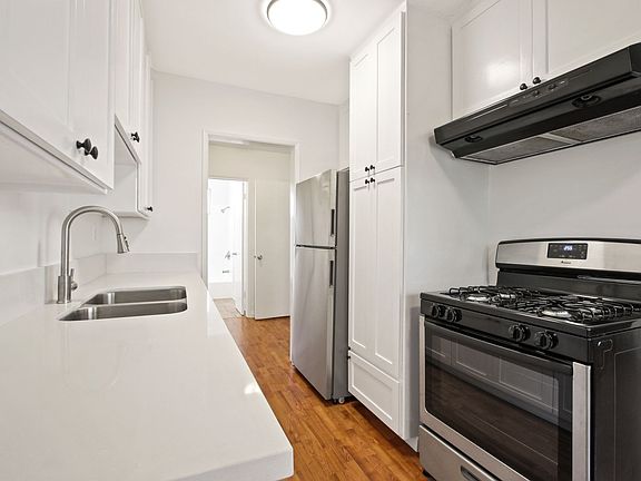 5th image of 1449 Princeton St #2