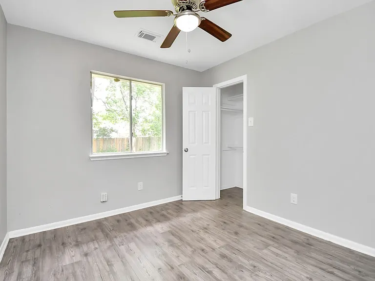 8106 Claiborne St — Photo 24