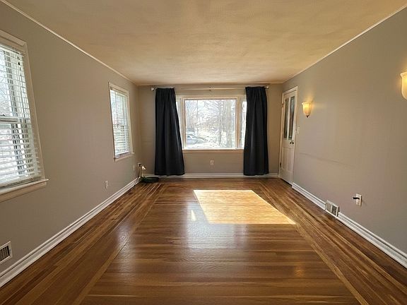 2nd image of 707 Admiral St #1
