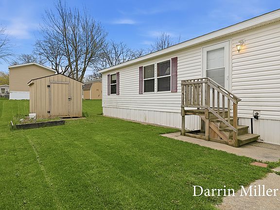 3rd image of 4460 Oakland Dr #142