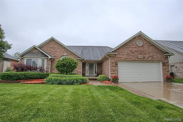 1st image of 32792 Greenwood Dr