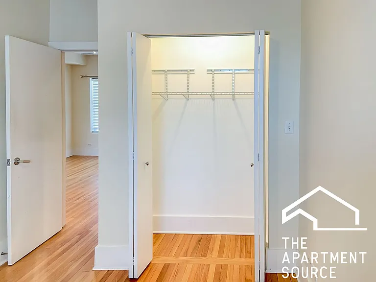 3453 N Wolcott Ave #3 — Photo 6