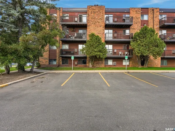 802A KINGSMERE Boulevard #305, Saskatoon, SK S7J 4B7