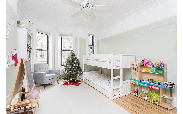 Sold by Douglas Elliman | media 14