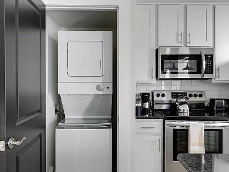 3005 E Franklin St #106 — Photo 29