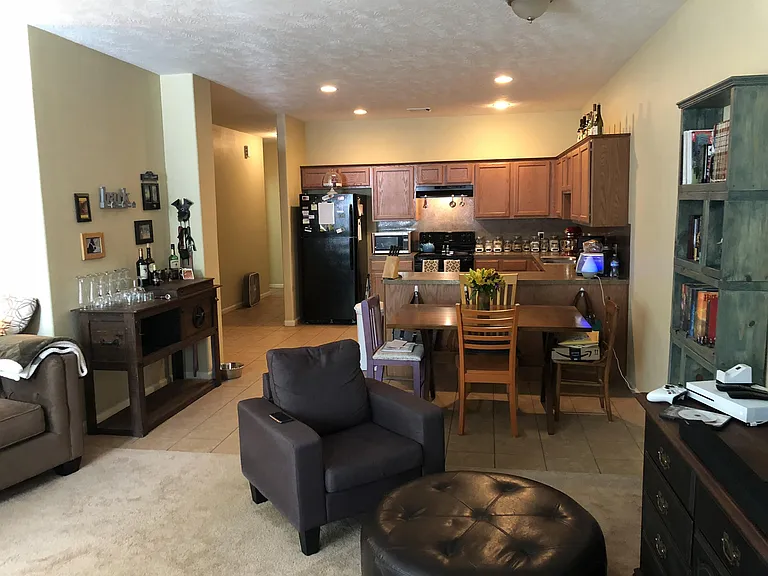 21387 W Wallis Dr #B — Photo 2