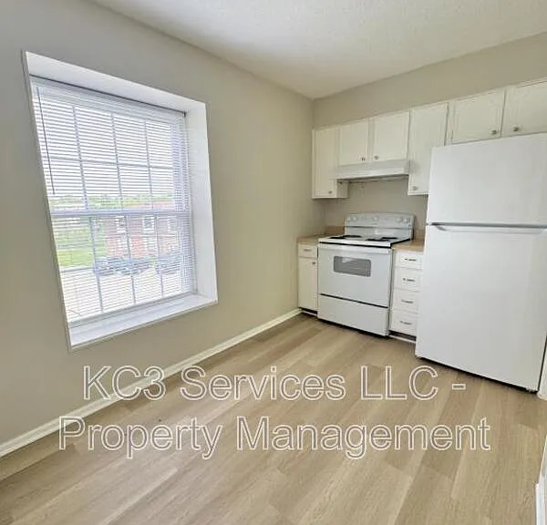 8717 Countryshire Ln — Photo 8