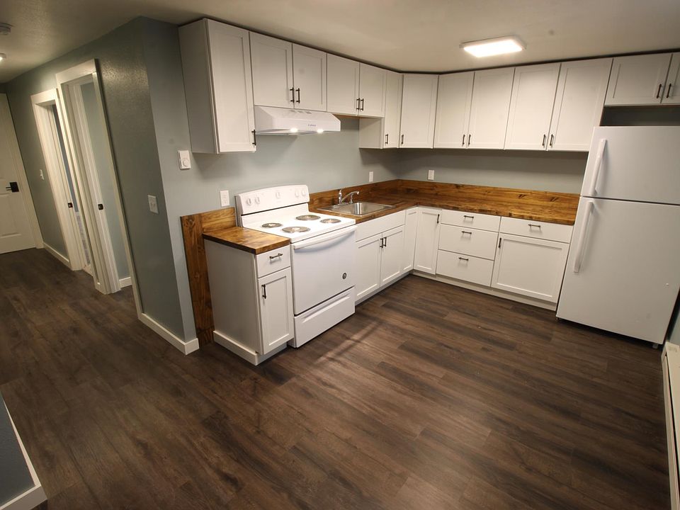 1st image of 802 6th Ave N APT 3