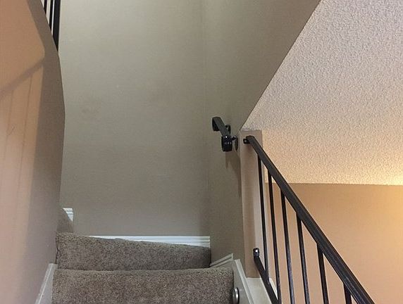 5th image of 2657 Greenleaf Dr