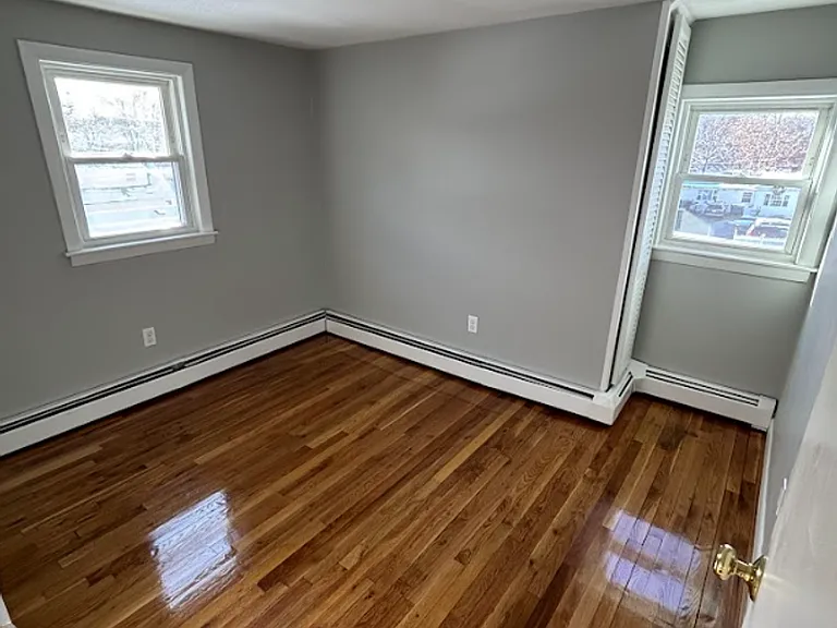 131 Main St — Photo 5