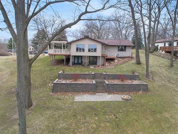 3rd image of 536 Skyline Dr