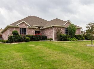 617 Winterwood Dr, Kennedale, TX 76060