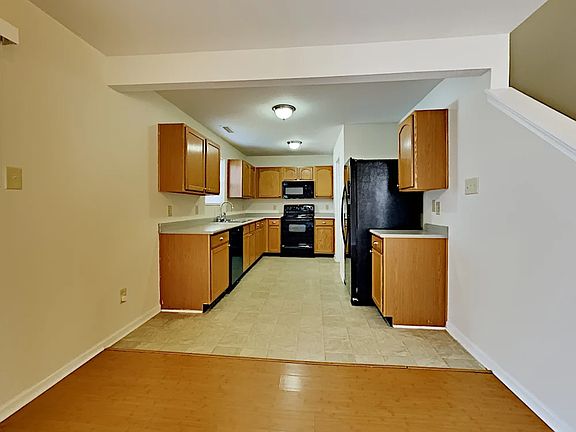 2nd image of 946 Littleton Dr