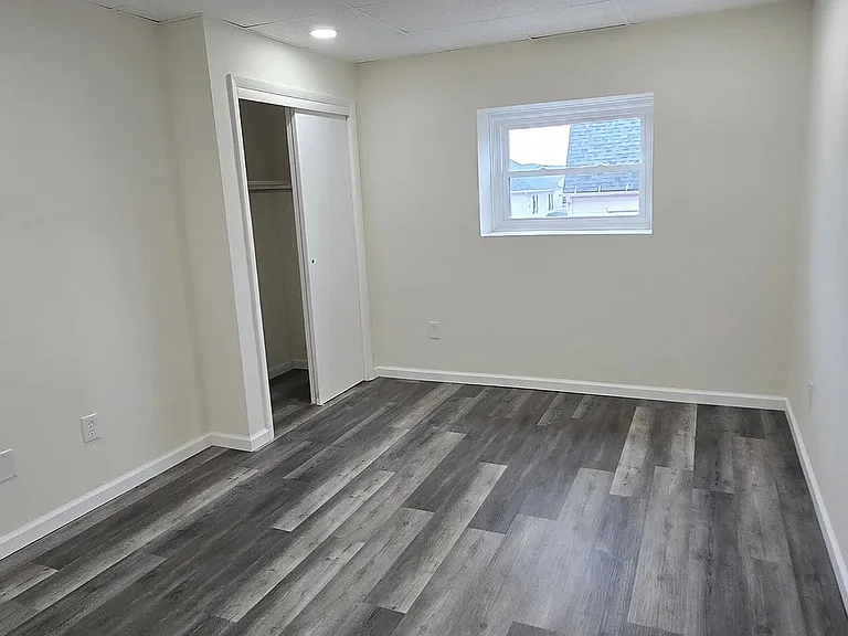 300 W Frack St — Photo 7