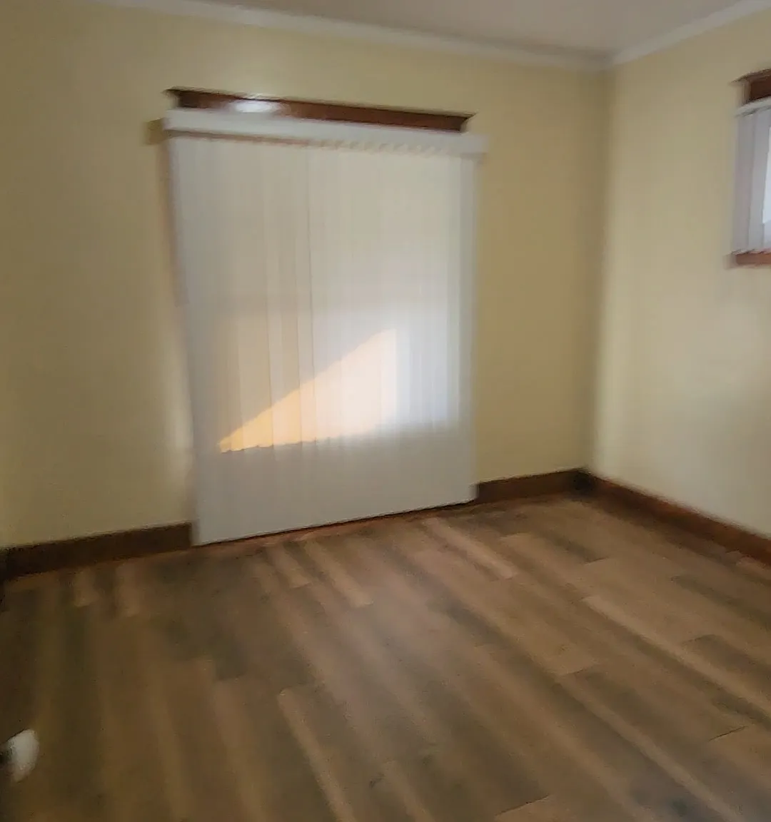 2 bed, 900 sqft, $1,300 — Photo 3