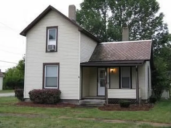 101 Wheeling Ave, Wellington, OH 44090