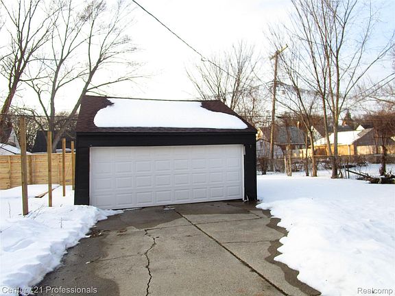 3rd image of 12461 Riad St