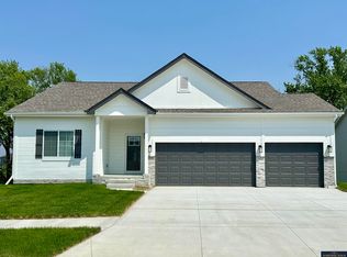 17754 Greenfield St, Omaha, NE 68136