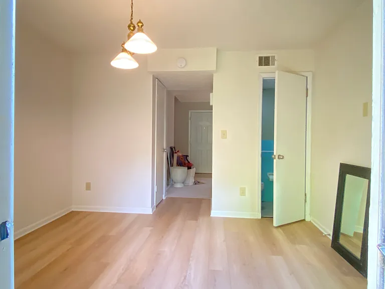 118 Greenwood Pl #D — Photo 8