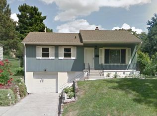 837 N 76th St, Omaha, NE 68114