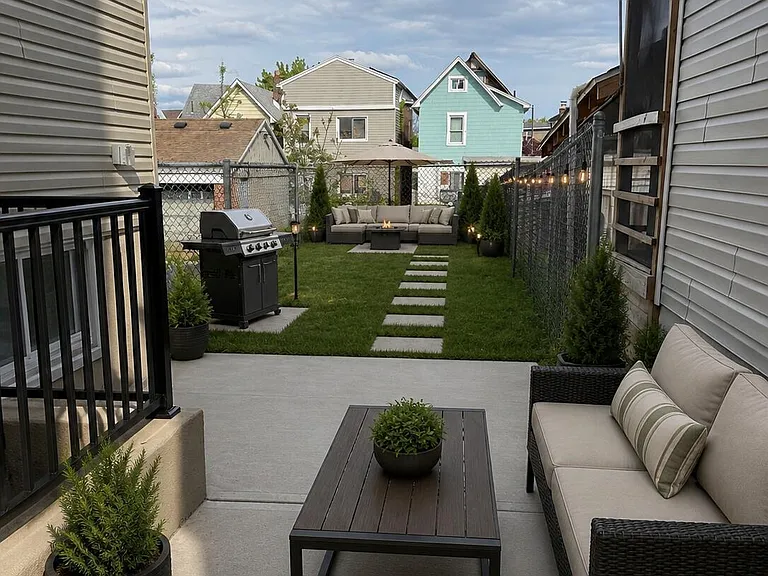 323 Nicholas Ave — Photo 6