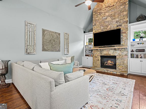 2nd image of 370 Kendemere Pointe