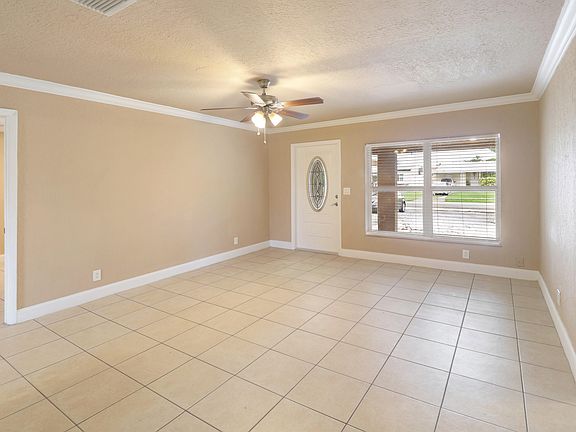 3rd image of 5249 NE 4TH Terrace