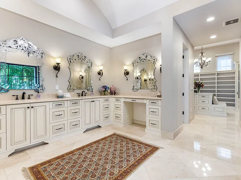 4520 Kahala Ave — Photo 30