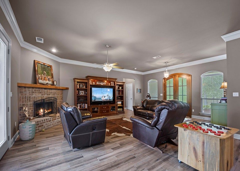 2nd image of 23278 Stetson Rd