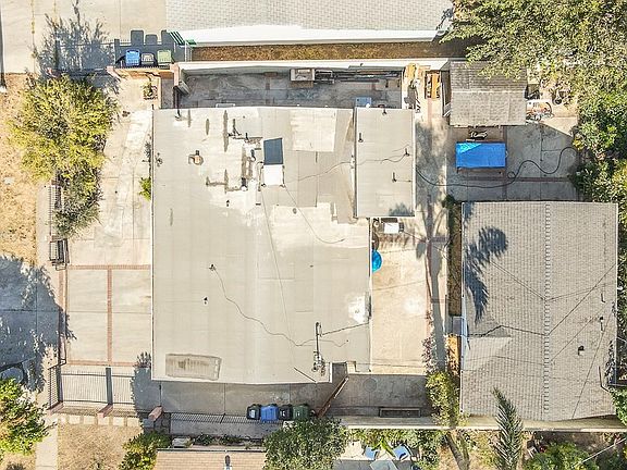 3rd image of 8512-8514 Cantaloupe Ave