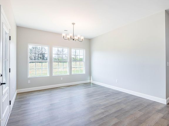 3rd image of 550 Gibson Loop