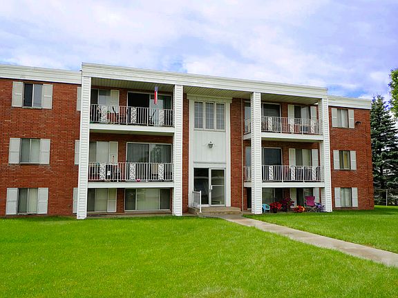 2nd image of 2520 County Road F E #4040-012