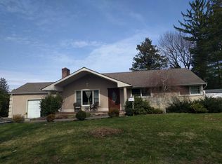 1 Sherman Rd, Glen Cove, NY 11542